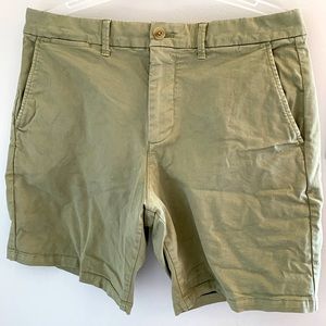 Gap flat front shorts